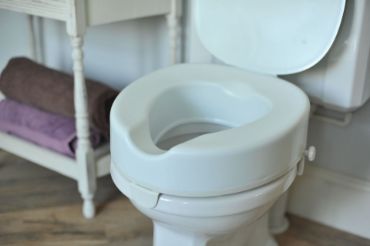 https://www.gordonellisdirect.co.uk/images/thumbs/0000414_raised-toilet-seats_370.jpeg